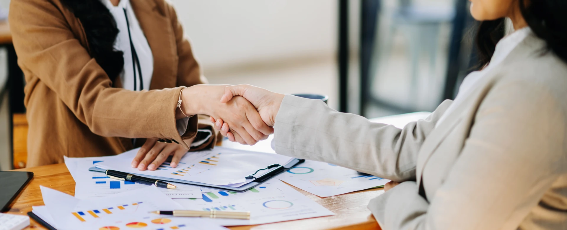 business-people-shaking-hands-during-a-meeting